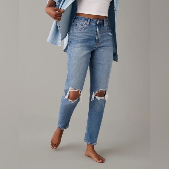 American Eagle Outfitters Denim - AMERICAN EAGLE OUTFITTERS AE Medium Wash Mom Jeans Ripped Knees | Size 12 Short